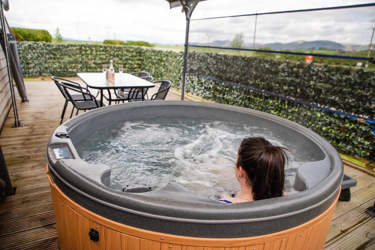 Отель Luxury Glamping Anthropod-Ben Cleugh-With Hot Tub Clackmannan Экстерьер фото